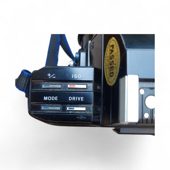 Minolta Maxxum 7000 With 3 Lenses and Bag - Picture 15 of 16